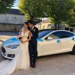 Black Birds voiture de mariage de marque Tesla